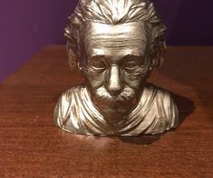 Albert Einstein buste